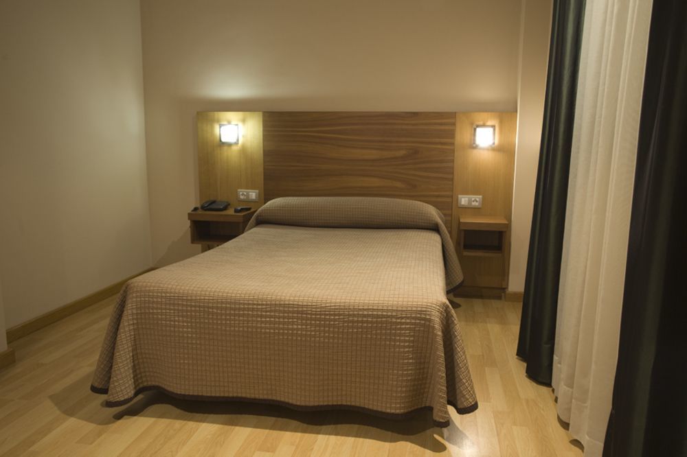 Hotel Mar De Plata Саррия Экстерьер фото