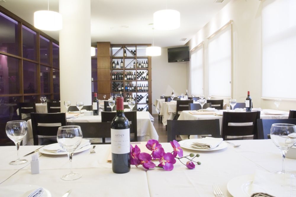 Hotel Mar De Plata Саррия Экстерьер фото