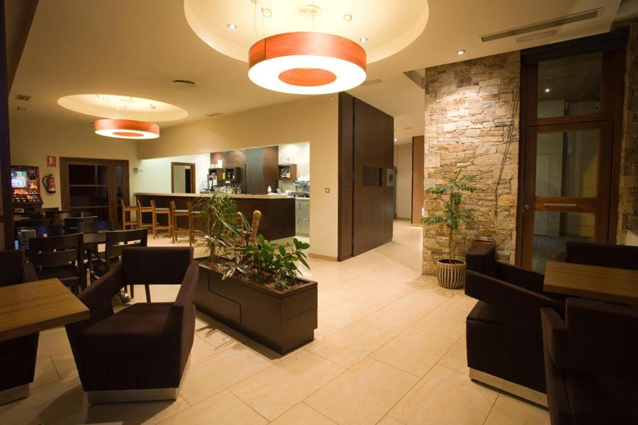 Hotel Mar De Plata Саррия Экстерьер фото